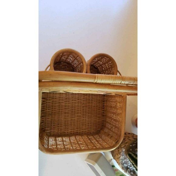 Vintage Wicker Rattan Picnic Wine Picnic Event Outside Holiday Handle Basket - Picture 5 of 8